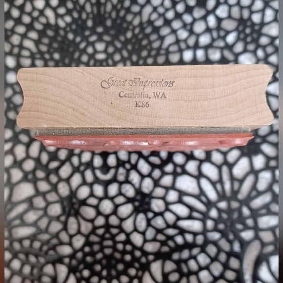 GREAT IMPRESSIONS WOOD MOUNTED RUBBER STAMP K86 APRIL STAMP - Picture 3 of 6